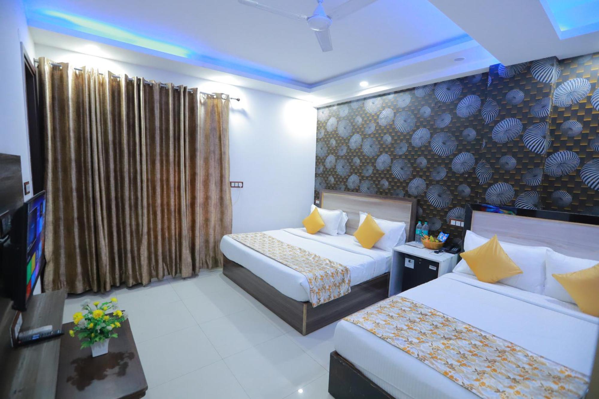 Oaks Inn Plaza Delhi Airport New Delhi Extérieur photo